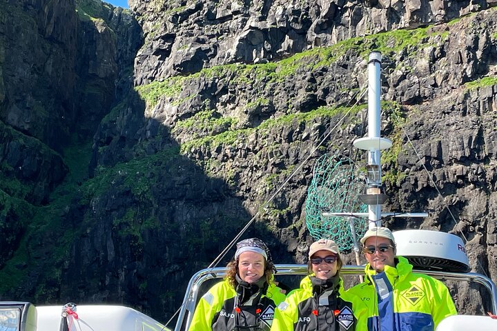 Sightseeing Around Nólsoy to see Puffins