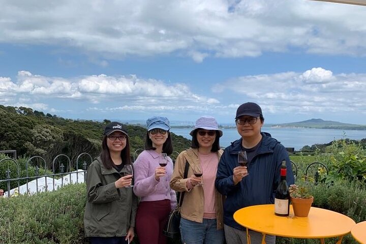 5-Hour Scenic Wine Tour with Private Guide & Up to 12 Tastings