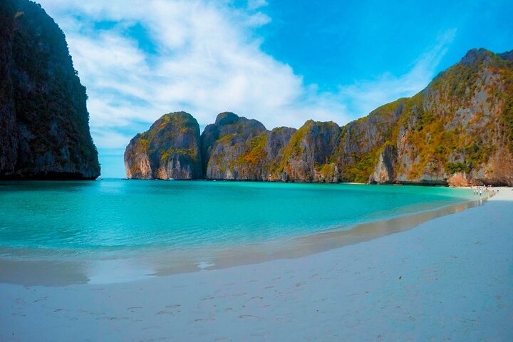 Phi Phi Islands Adventure Day Trip w/ Seaview Lunch by V. Marine