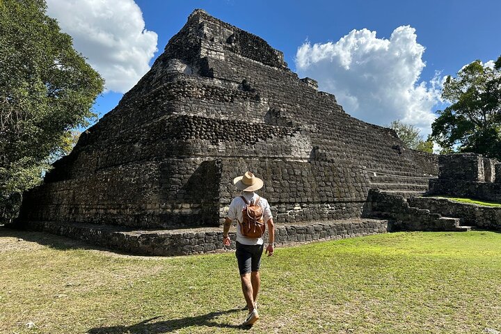 One Day Tour to Chacchoben Mayan City and Bacalar Lagoon with a Certified Guide
