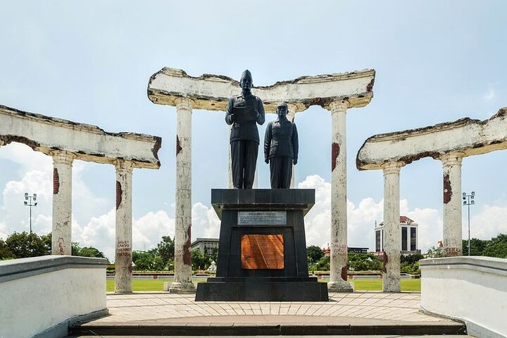 Private Day Tour Surabaya Historiculture