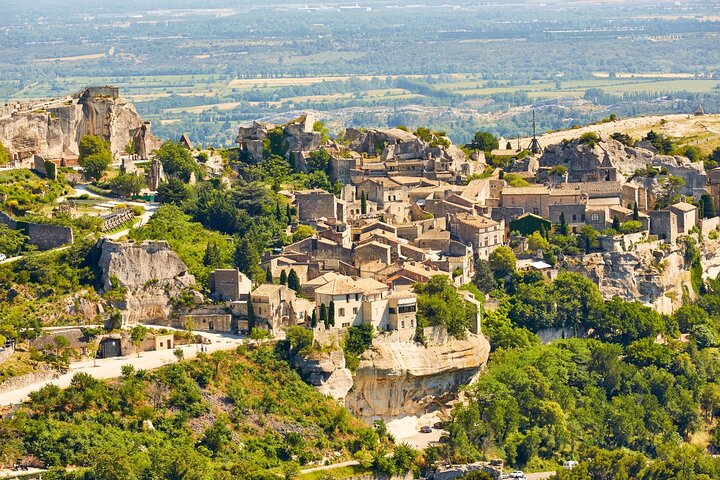Arles, Les Baux and Saint-Remy villages Full Day Trip from Aix