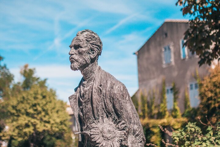 Arles, Les Baux and Saint-Remy villages Full Day Trip from Aix