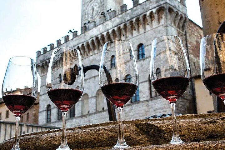 Tuscan Wine Tasting with Professional Sommelier in Montepulciano