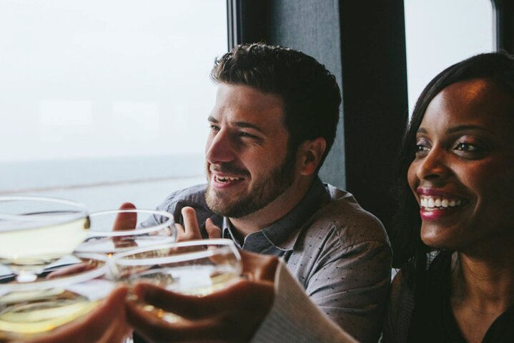 City Cruises Philadelphia: Signature Dinner Cruise with Buffet