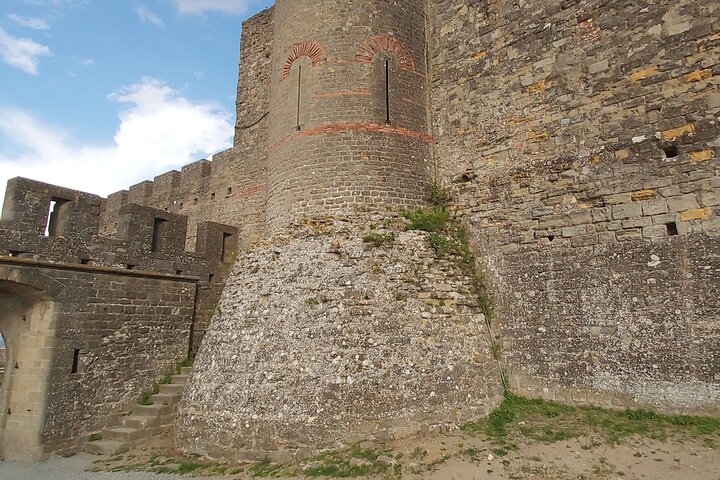 Carcassonne 's Medieval Walls: A Self-Guided Audio Tour