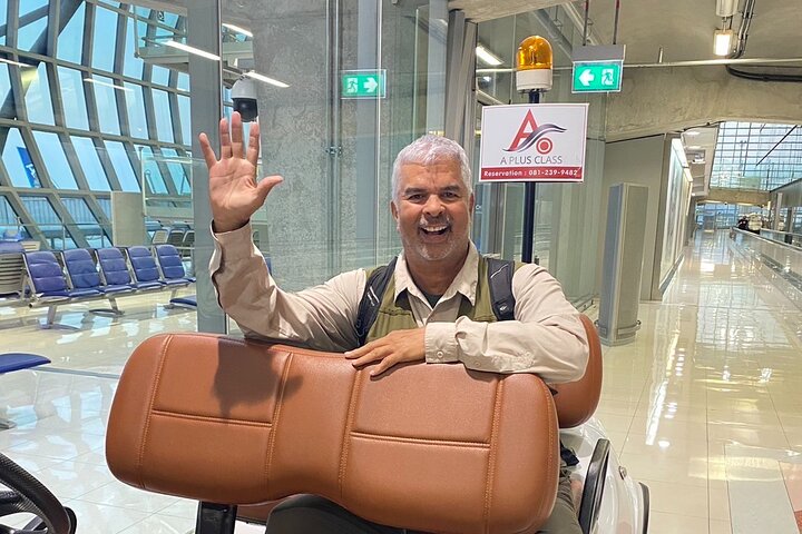 Priority Fast Track Entry at Bangkok Airport with Guide