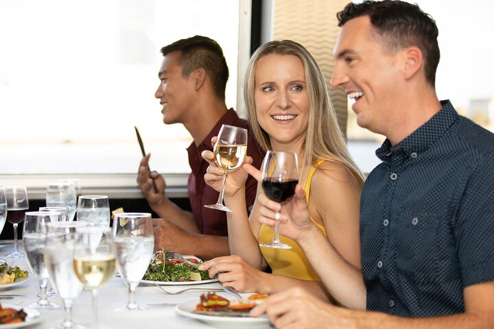 City Cruises New Jersey: Signature Lunch Cruise