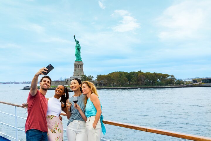 City Cruises New Jersey: Signature Lunch Cruise
