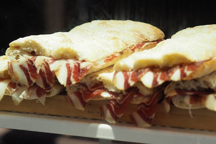 Valencia Tapas Crawl by Food Lover Tour