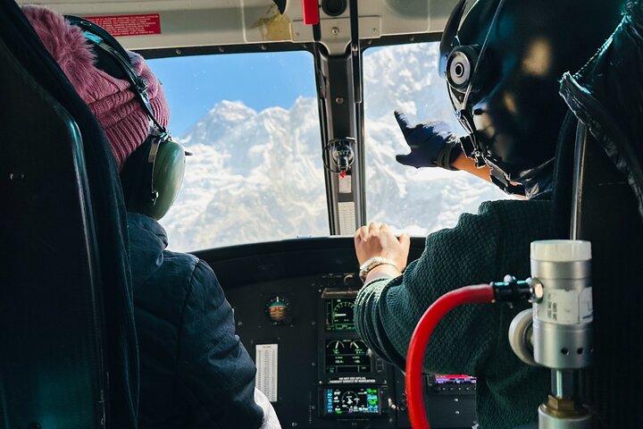 Landing Everest Base Camp and Gokyo Lake by Helicopter Day Tour