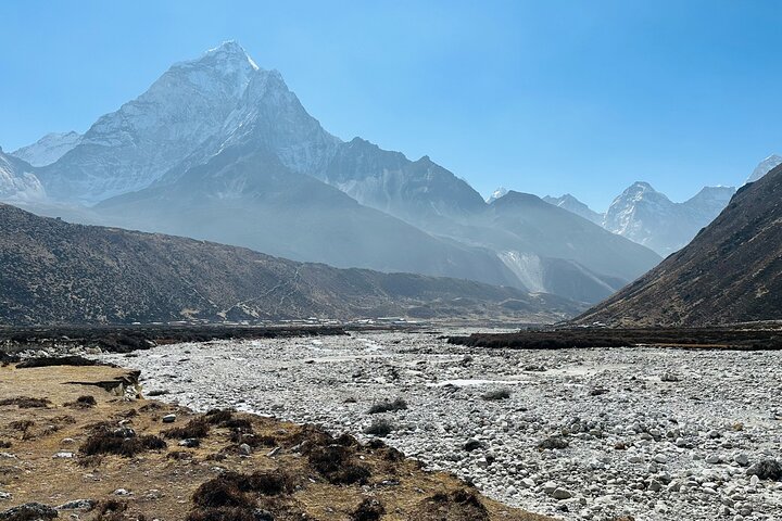 Landing Everest Base Camp and Gokyo Lake by Helicopter Day Tour