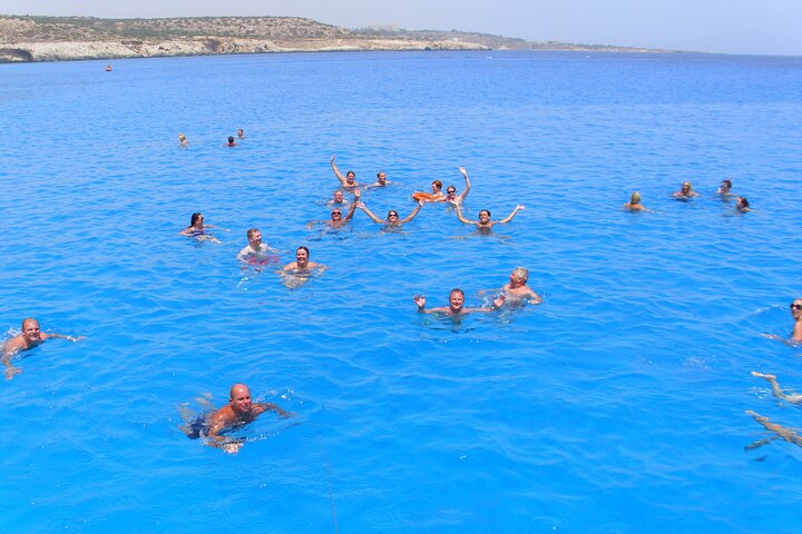 APHRODITE II -LAZY DAY CRUISE-BLUE LAGOON,TURTLE COVE, with LUNCH