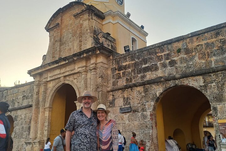 Private Walking Tour in Cartagena Walled City & Getsemaní