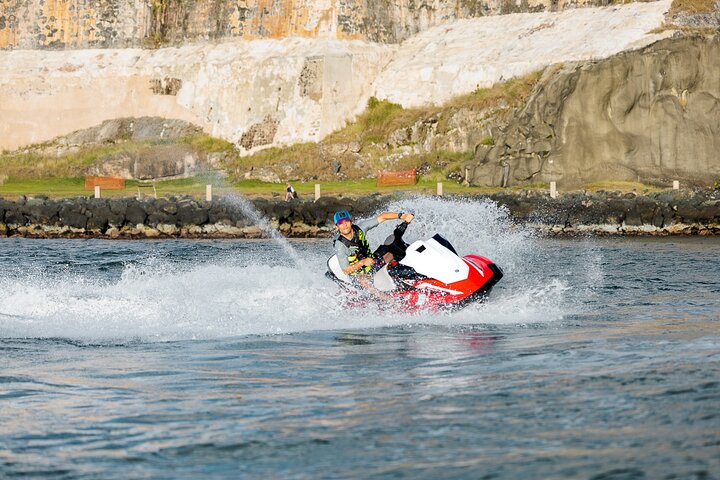 Jet Ski Tour through San Juan Bay (21 years old to rent)