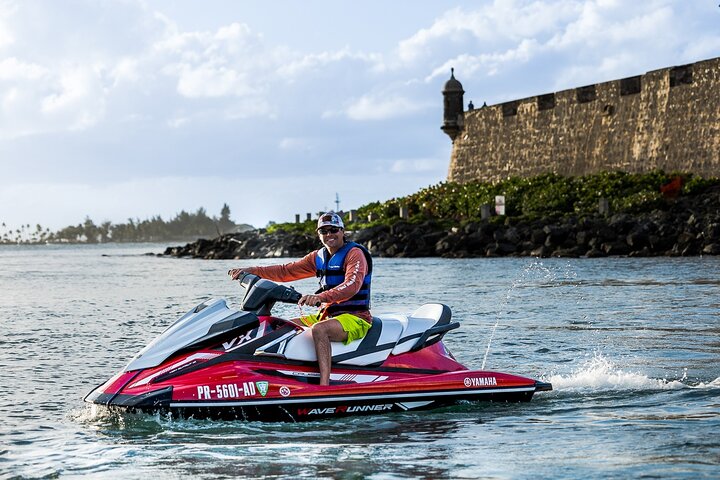 Jet Ski Tour through San Juan Bay (21 years old to rent)