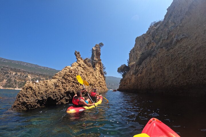 Lisbon: Kayaking and snorkeling in Sesimbra with photos!