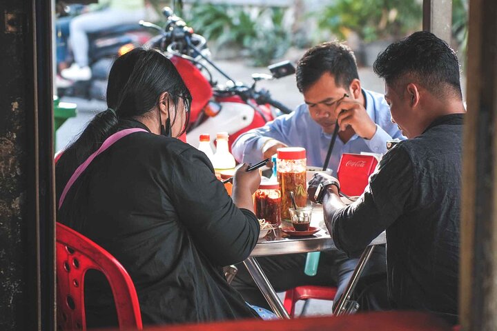 Phnom Penh Morning Market & Food Tour by Tuktuk - Includes All Food & Drinks!