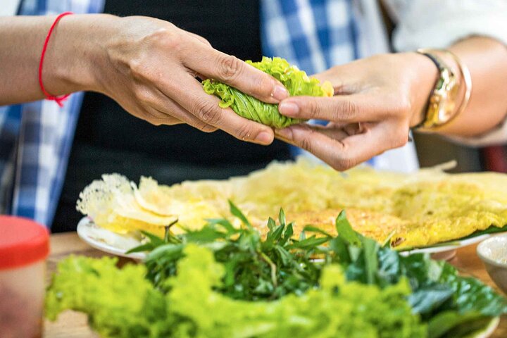 Phnom Penh Morning Market & Food Tour by Tuktuk - Includes All Food & Drinks!