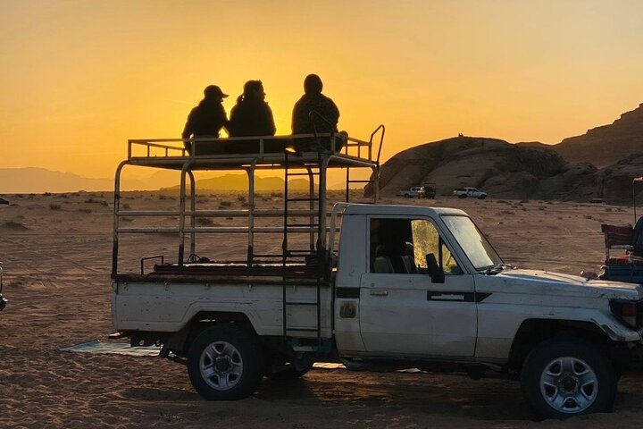 Full Day Jeep Tour & Traditional Lunch - Wadi Rum Desert Highlights