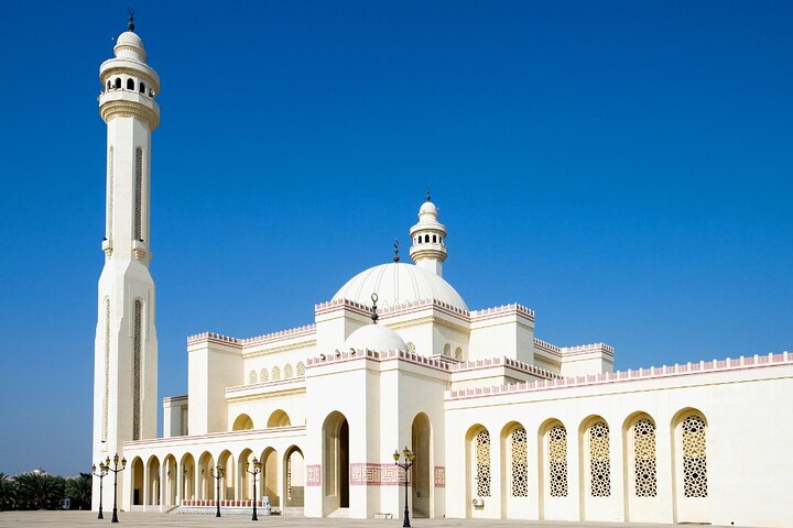Bahrain City and Desert Tour