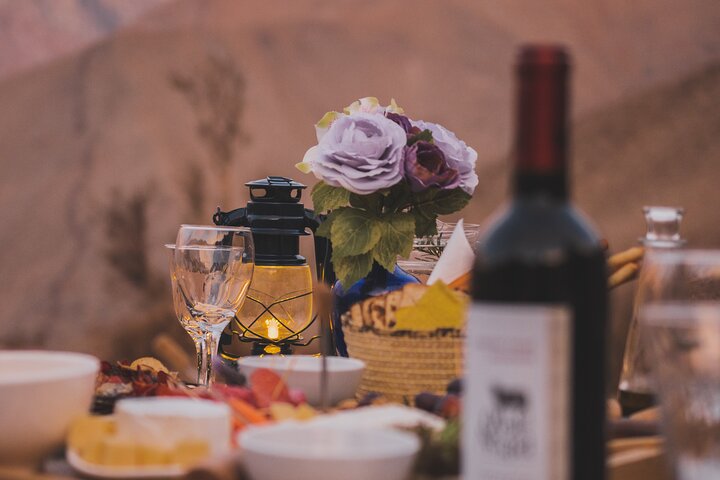 Dinner on the Mountain in the Style Migrants