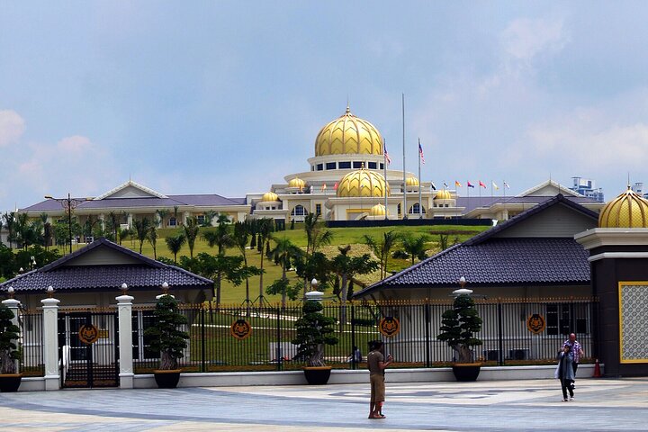 Kuala Lumpur International Airport Layover Tour