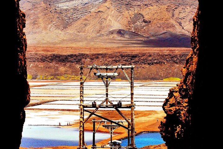 Private Sal Island Tour: Shark Bay & Pedra de Lume Salt Lake