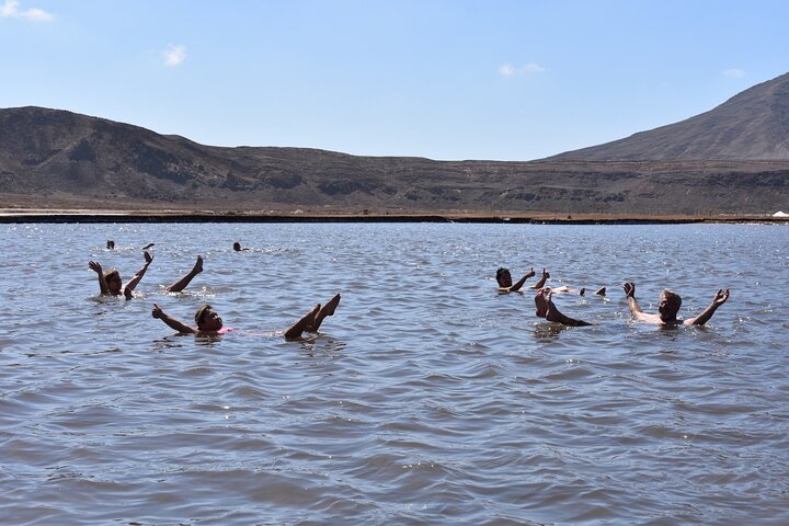 Private Sal Island Tour: Shark Bay & Pedra de Lume Salt Lake