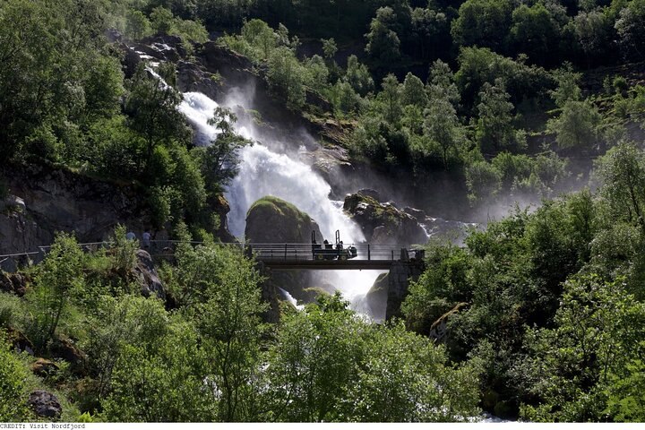 Olden 4 Hour Briksdal Glacier Tour in Briksdalsbreen