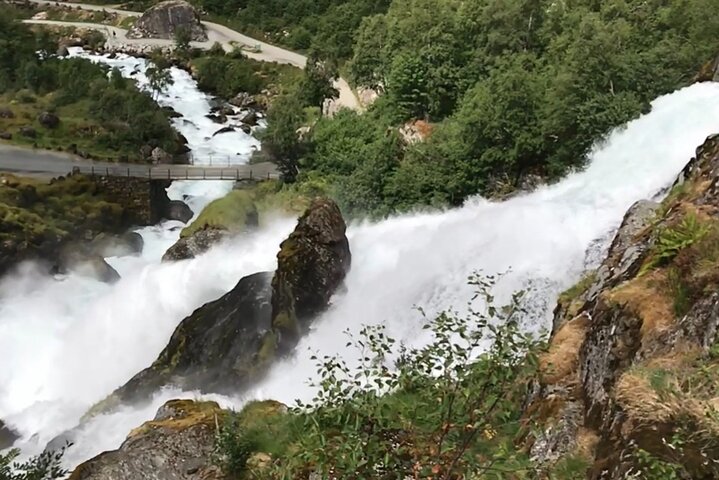 Olden 4 Hour Briksdal Glacier Tour in Briksdalsbreen