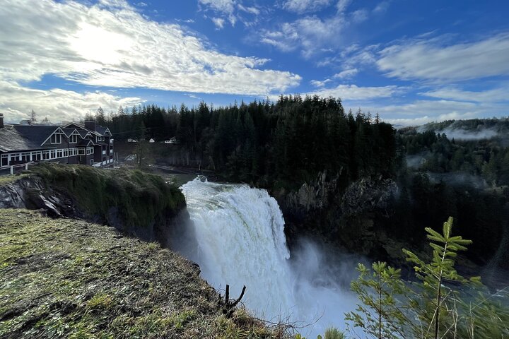 Snoqualmie Falls and Wineries Tour from Seattle