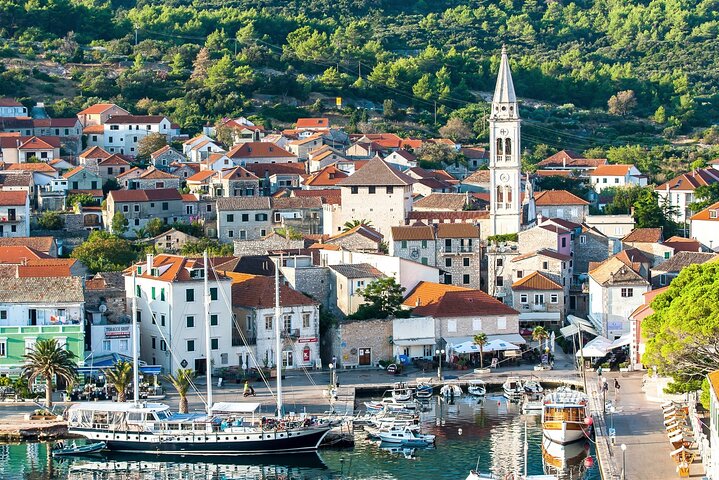 Makarska: 3-Island Speedboat Tour with Cave and Blue Lagoon