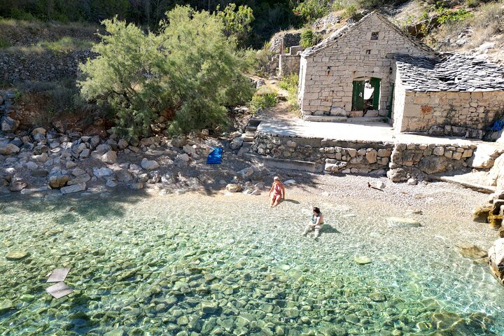 Private 3-Island Boat Tour: Blue Lagoon, Brač & North Hvar Shore
