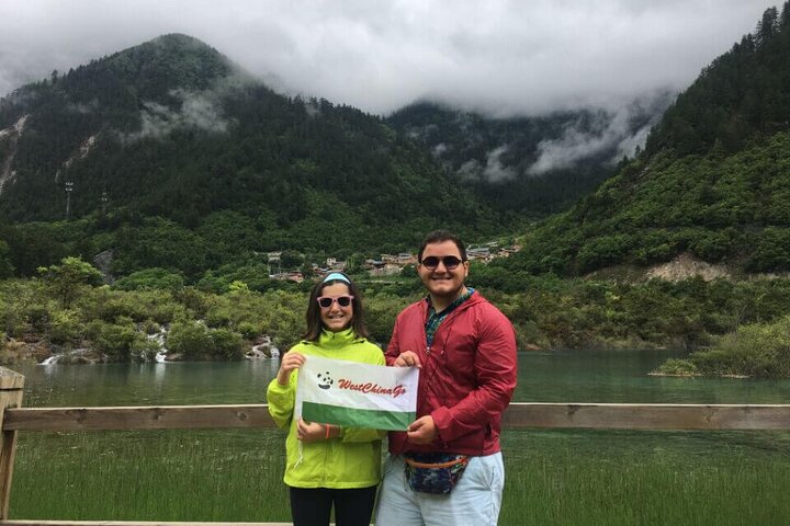 Classic 3-Day Jiuzhaigou Private Tour(Transportation+Tickets)