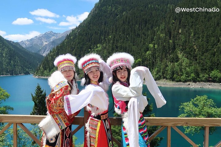 Classic 3-Day Jiuzhaigou Private Tour(Transportation+Tickets)