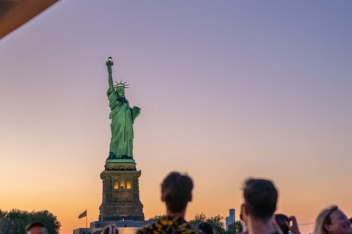 Circle Line: 1.5hr New York City Statue of Liberty Sunset Cruise