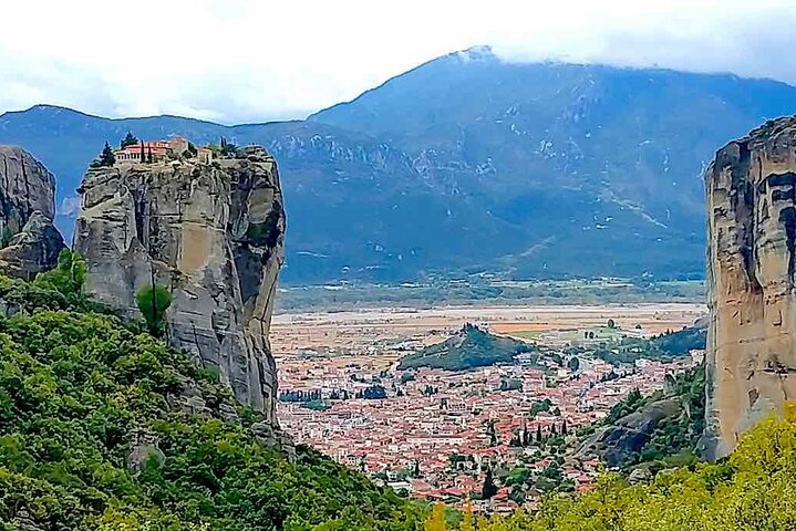 Private Full Day Tour to Meteora from Volos