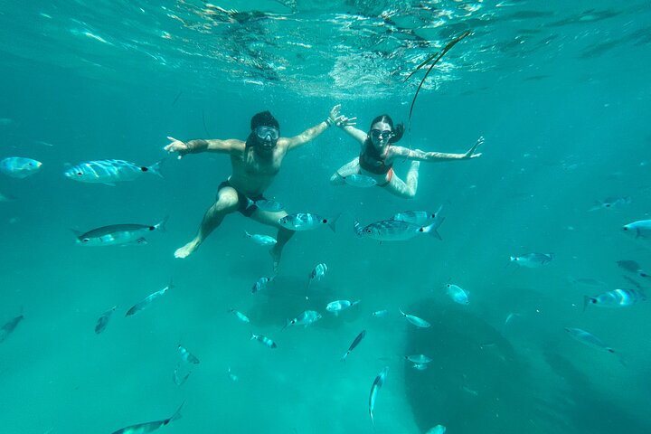 Boat Tour at Devil's Saddle: 4 Swim Stops, Snorkeling & Prosecco