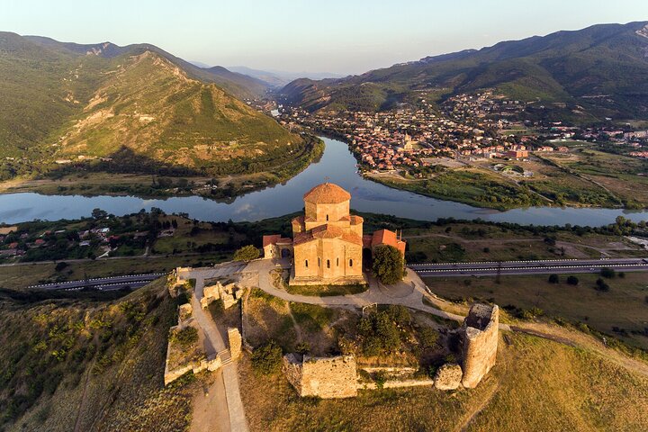 Tbilisi:Mtskheta,Jvari,Bazaar,wine tasting,Chronicles of Georgia