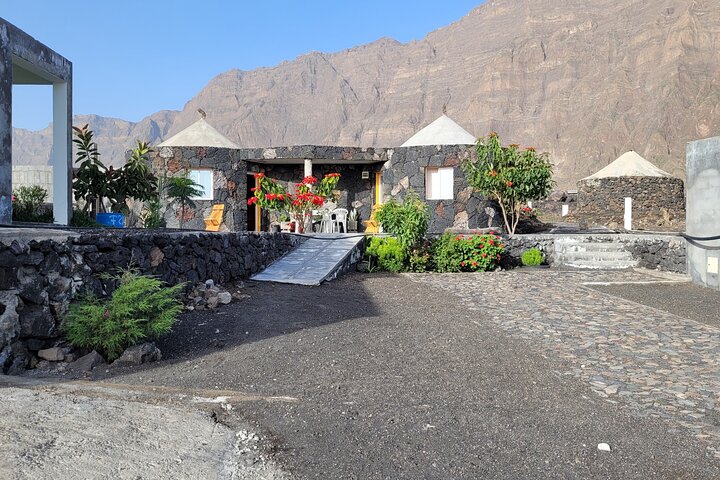 A 1-day experience through the Fogo Volcano