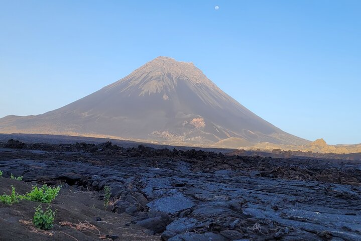 A 1-day experience through the Fogo Volcano
