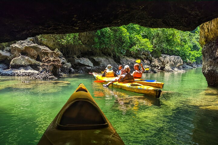 Lan Ha Bay Full Day Cruise and Kayak – Small Group guaranteed