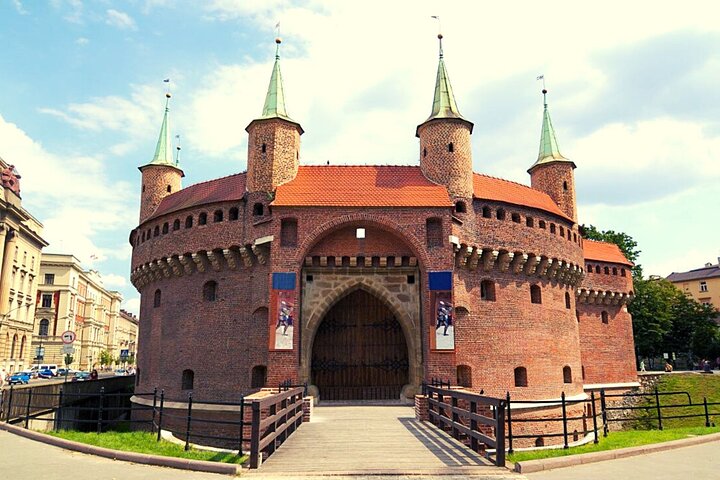 Krakow and Auschwitz Small Group Tour from Lodz with Lunch