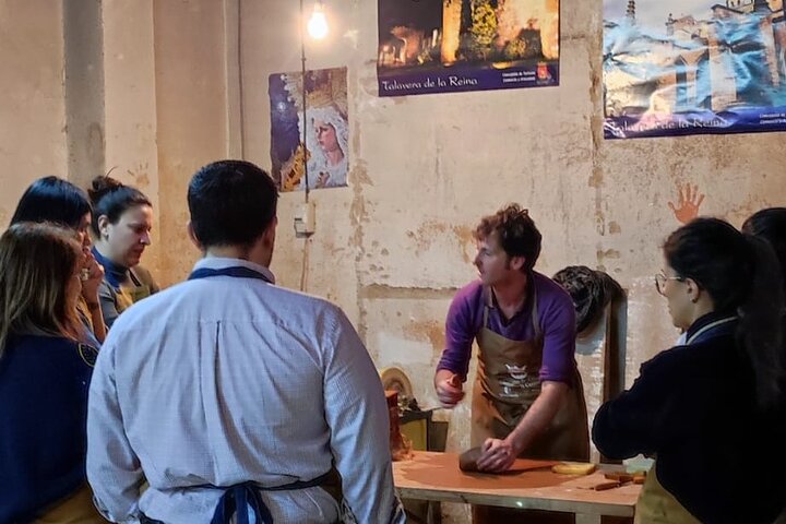 Private Pottery Wheel Workshop in Talavera