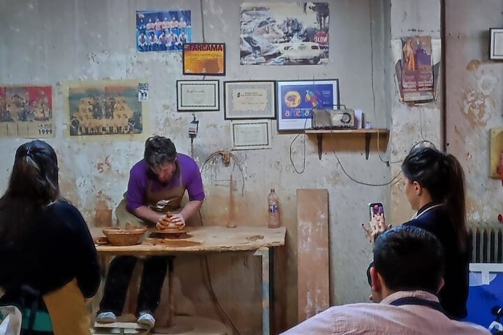 Private Pottery Wheel Workshop in Talavera