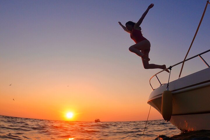 Procida : Boat Tours - Bathing Stops, Snorkeling and Underwater Photos