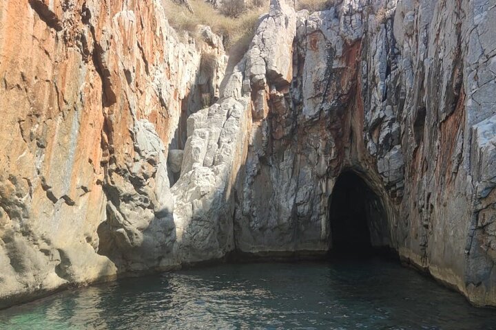 Explore Mani by boat - rent a boat in Kardamili (no licence)