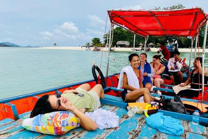 Half Day Pig Island and Snorkeling Experience