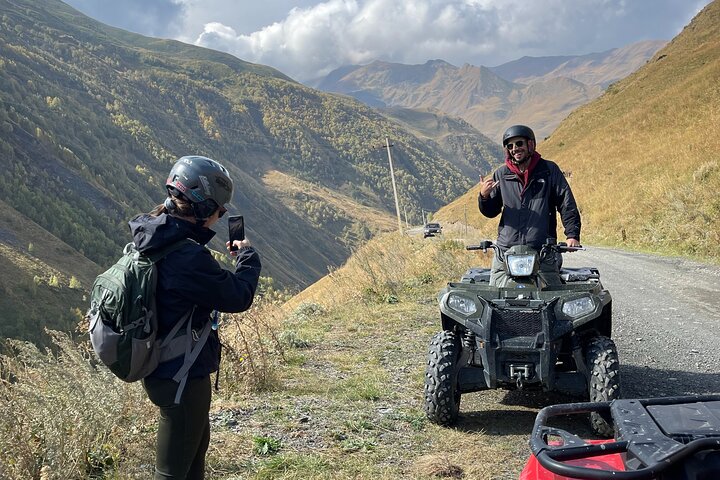 Private Full Day Trip from Tbilisi to Truso Valley in Kazbegi